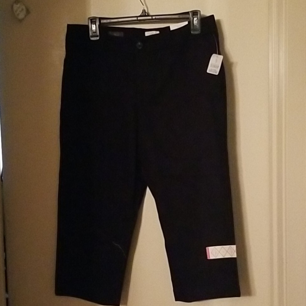 NWT St Johns Bay Black Capris